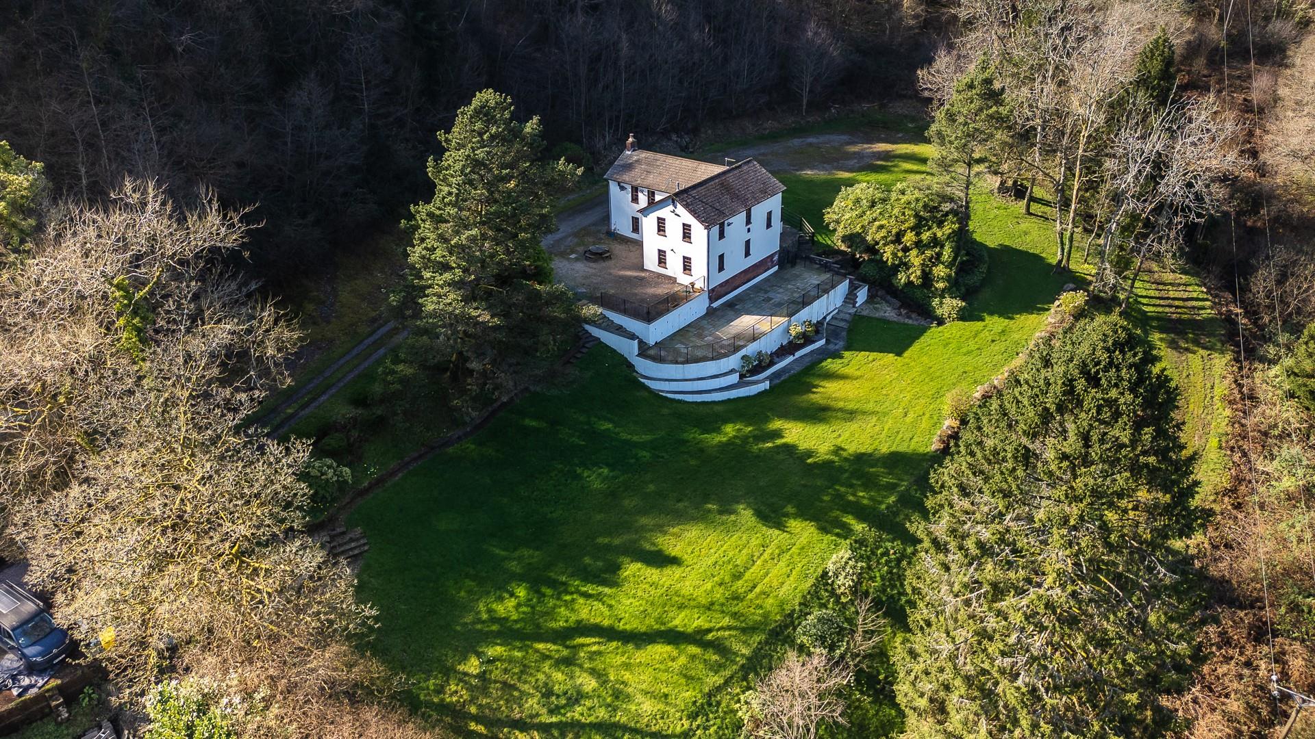 Ty Isaf, Main Road, Gwaelod-Y-Garth, Cardiff, CF15 9HJ